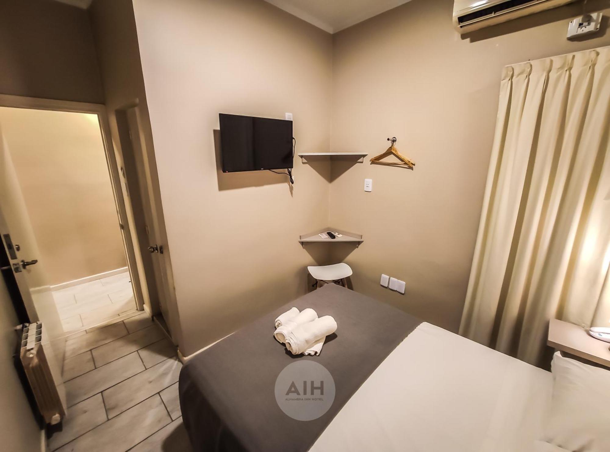 Hotel Alhambra San Juan Buitenkant foto